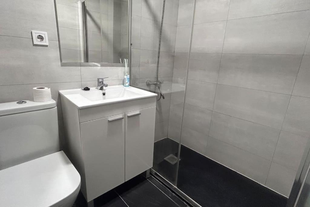 Apartamento Meta Habitat Ramon Lujan B Madrid Exterior foto